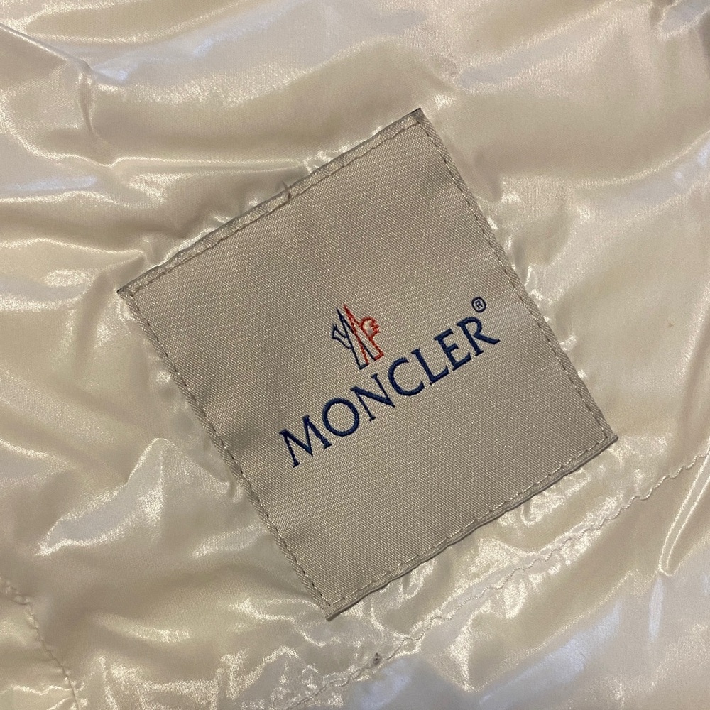 Moncler Puffer Jacket - Picture 3 of 12